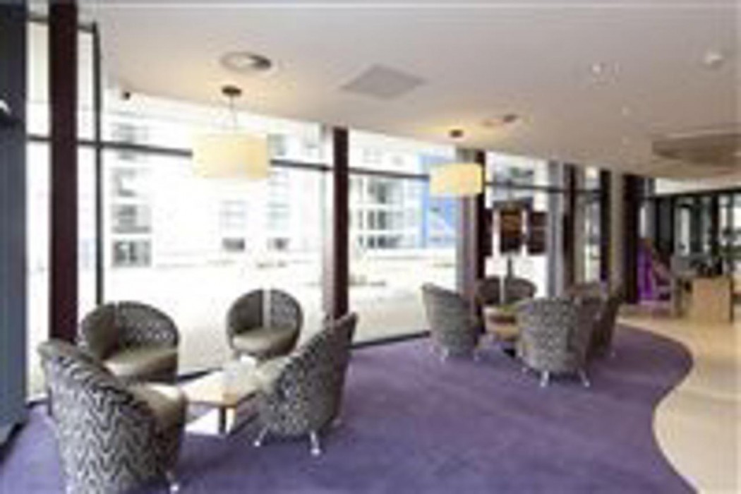 premier inn cardiff cc queen street