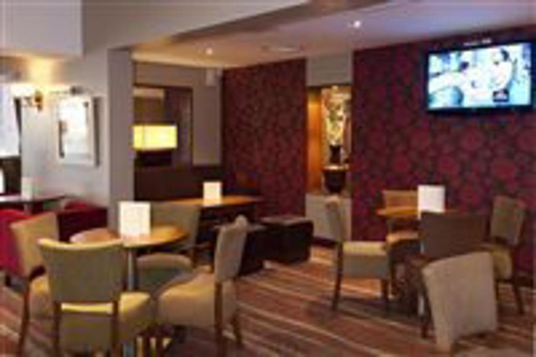 premier inn cardiff cc queen street