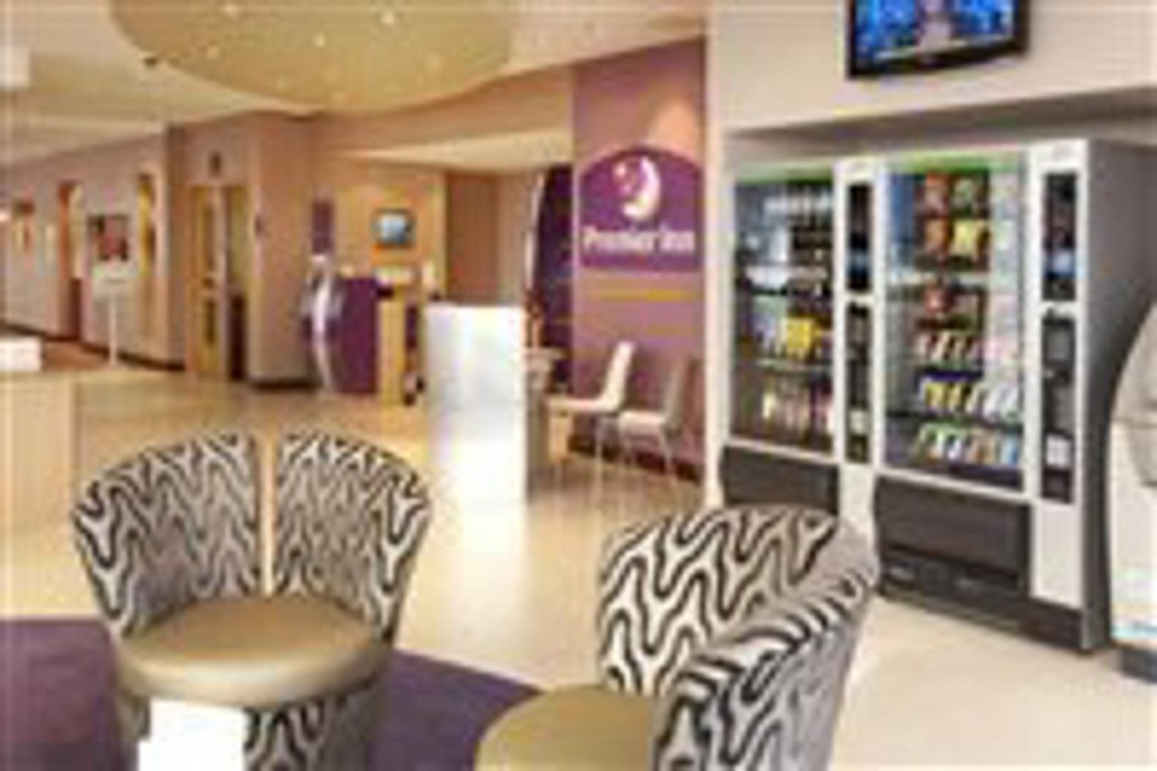 premier inn cardiff cc queen street