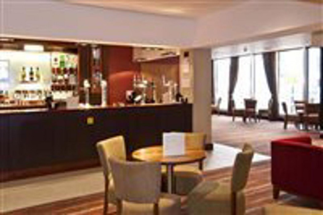 premier inn cardiff cc queen street