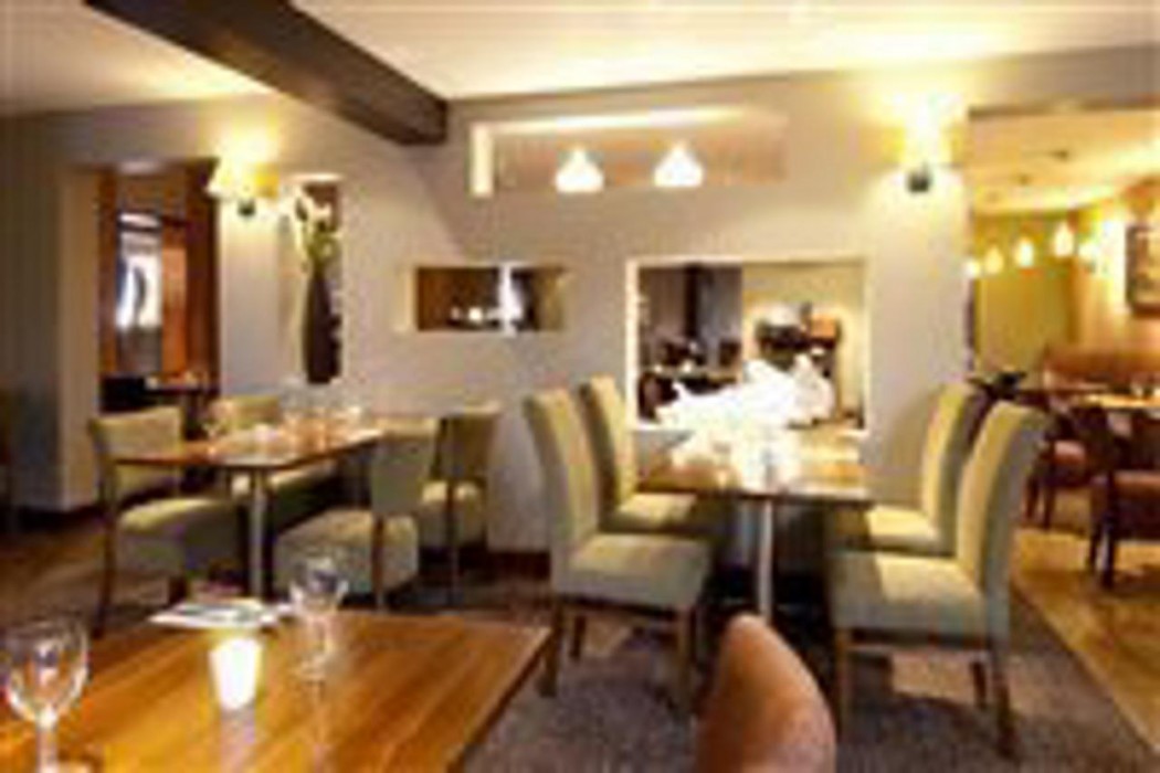 premier inn cardiff cc queen street