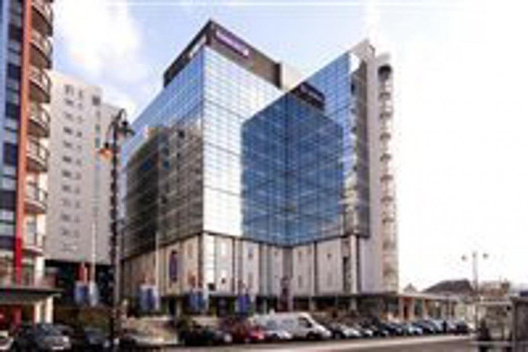 premier inn cardiff cc queen street