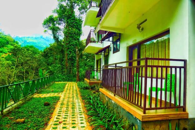 the cascade munnar