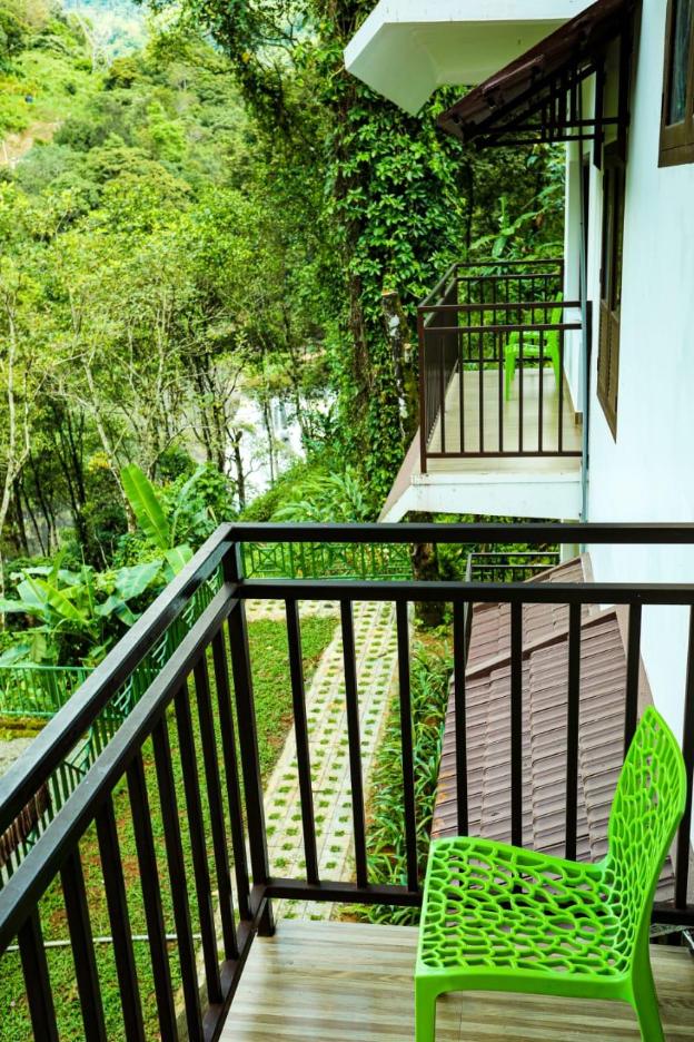 the cascade munnar
