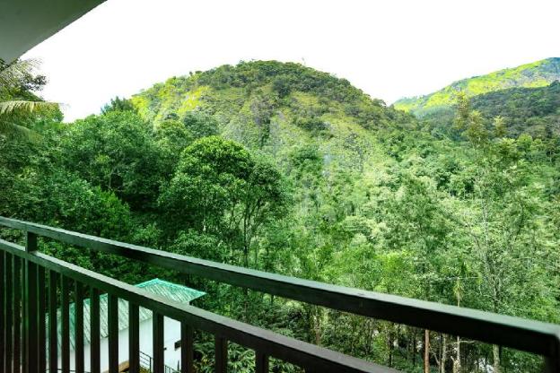 the cascade munnar