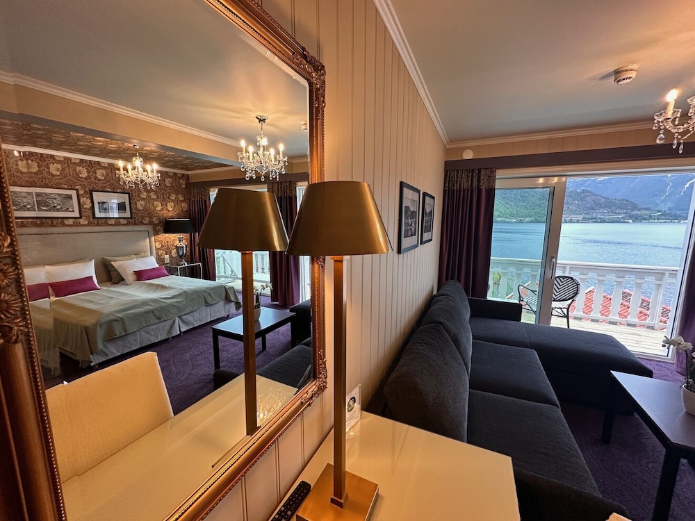 hofslund fjord hotel