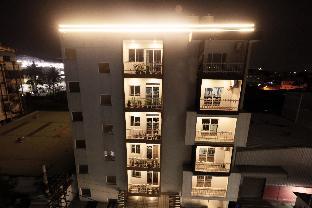 de royale sapphire suites