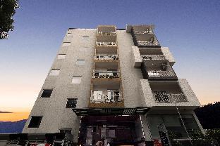 de royale sapphire suites