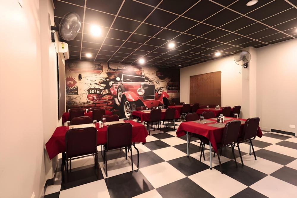 de royale sapphire suites