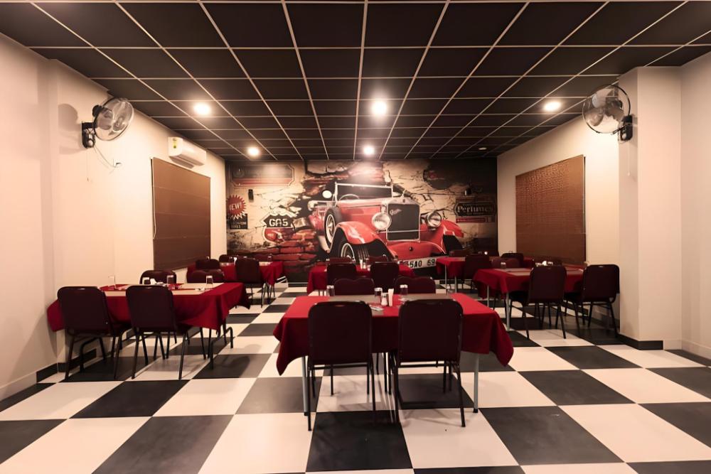 de royale sapphire suites