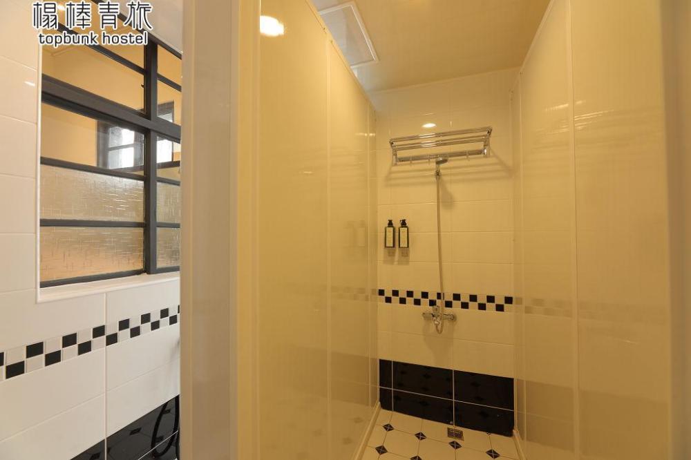 topbunk hostel