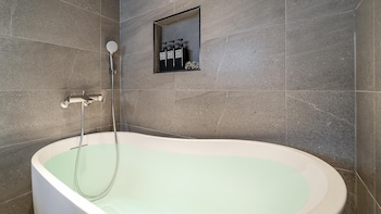 jeju themoon poolvilla