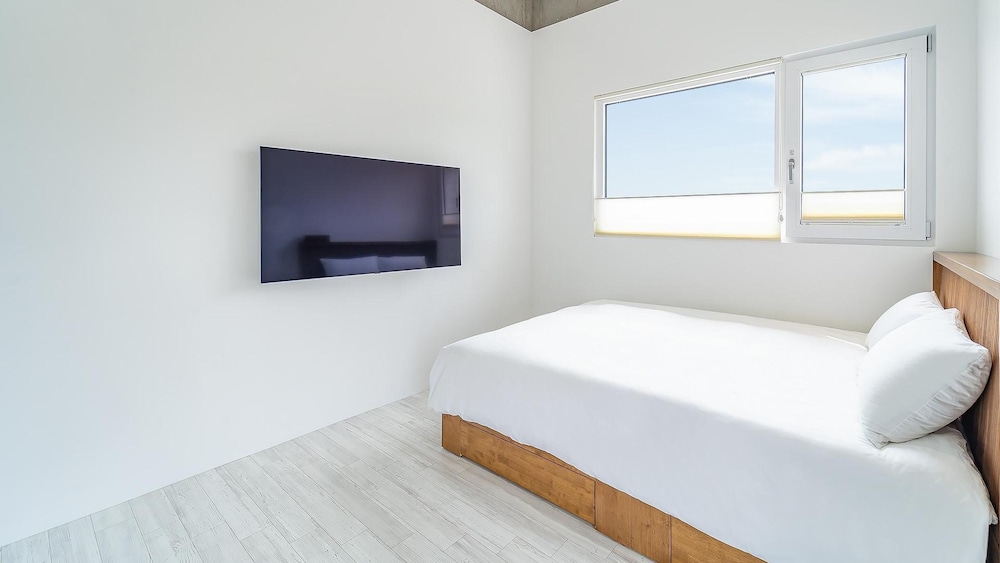 jeju themoon poolvilla