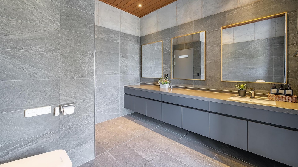 jeju themoon poolvilla