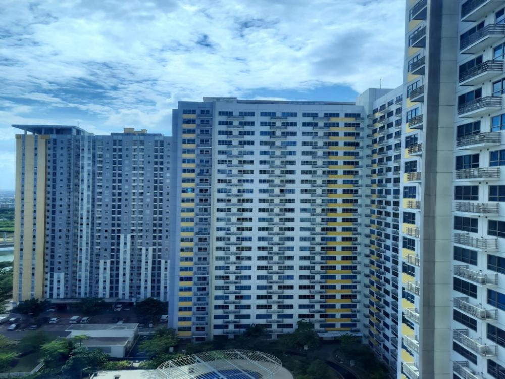 apartment springlake bekasi by kukami