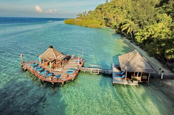 raja ampat dive lodge