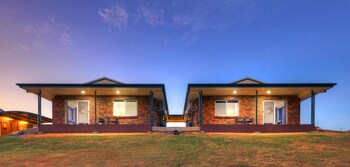 Heritage Lodge Motel,Columbia>>Charters Towers,4 star
