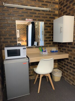 squatters homestead motel