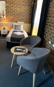 squatters homestead motel