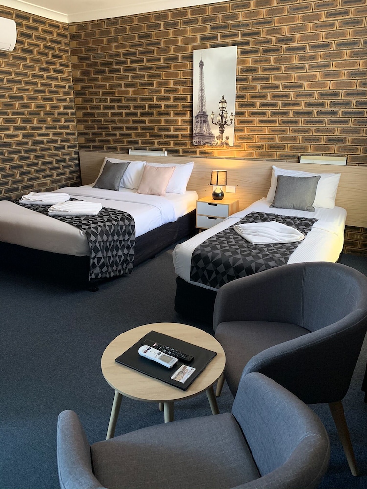 squatters homestead motel