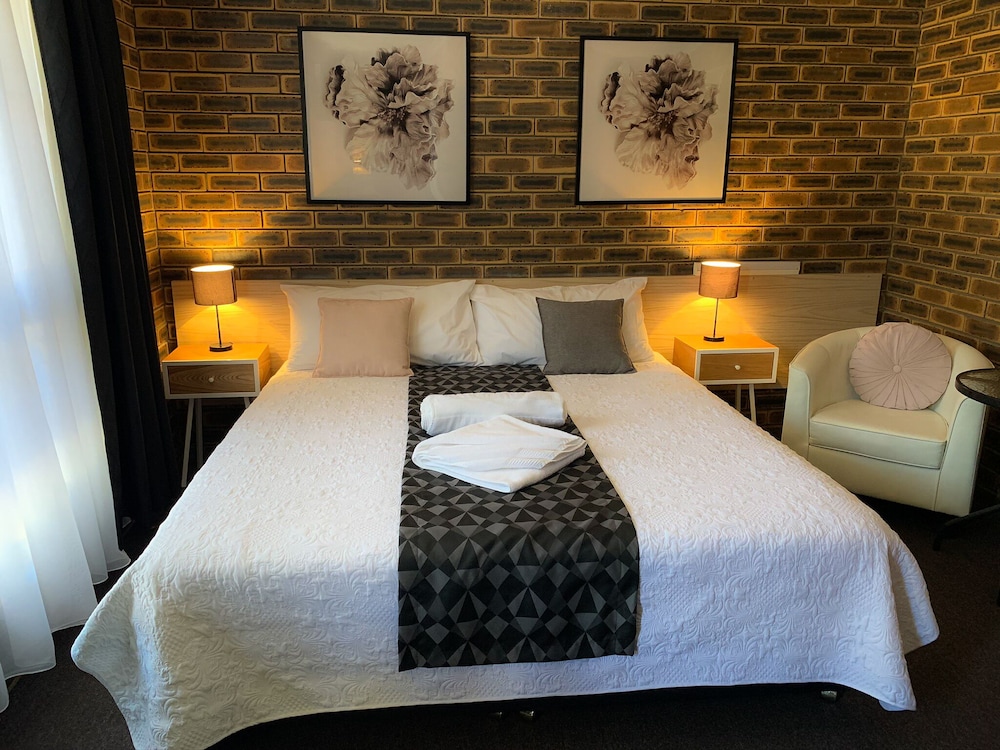 squatters homestead motel