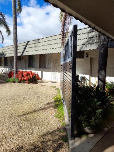 aromet motor inn