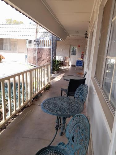 aromet motor inn