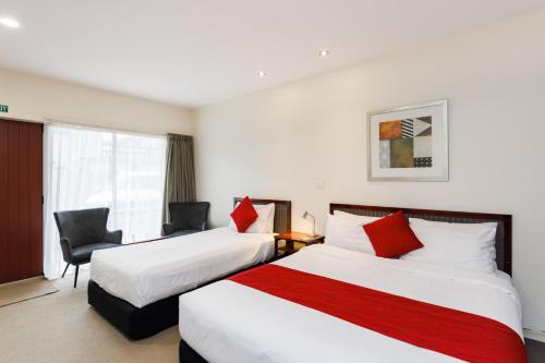 fitzherbert regency motor lodge