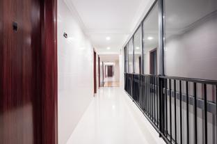 poltton international service apartment shanwei urban district high speed railway station