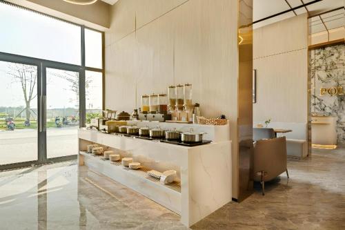 poltton international service apartment shanwei urban district high speed railway station