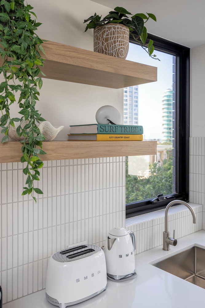 the shores surfers paradise apartments