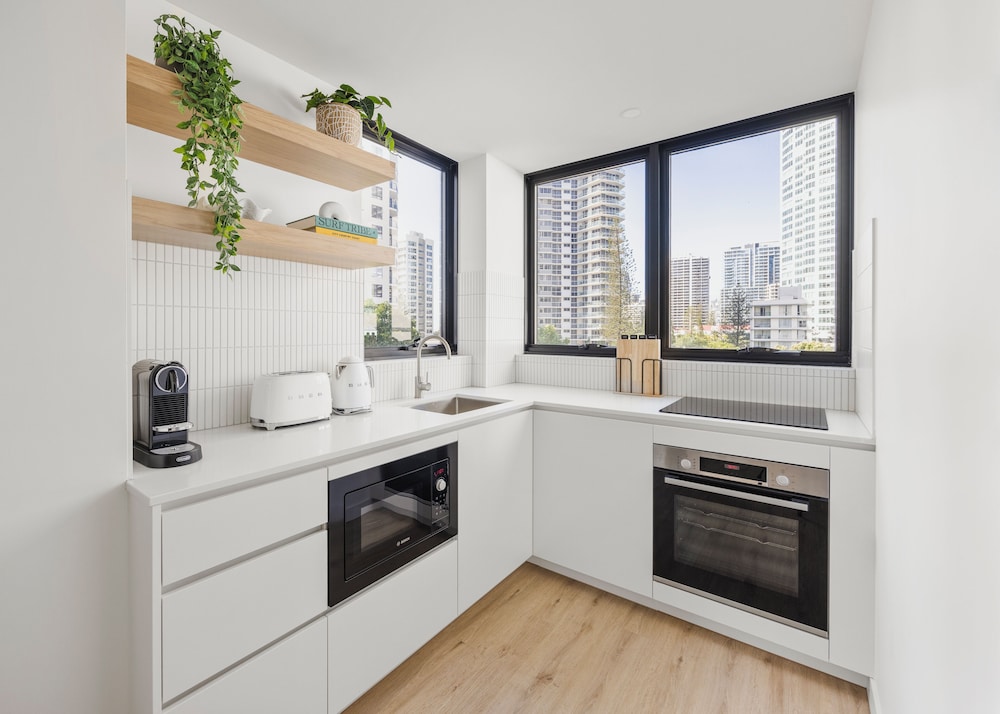 the shores surfers paradise apartments