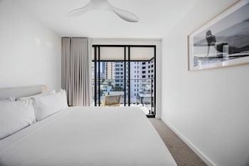 the shores surfers paradise apartments