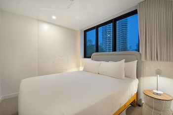 the shores surfers paradise apartments