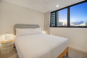 the shores surfers paradise apartments