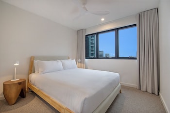 the shores surfers paradise apartments