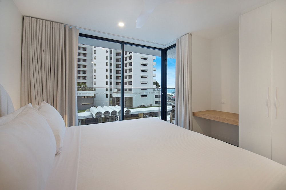 the shores surfers paradise apartments