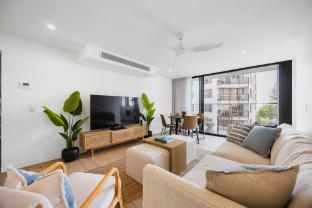 The Shores Surfers Paradise Apartments,,4 star