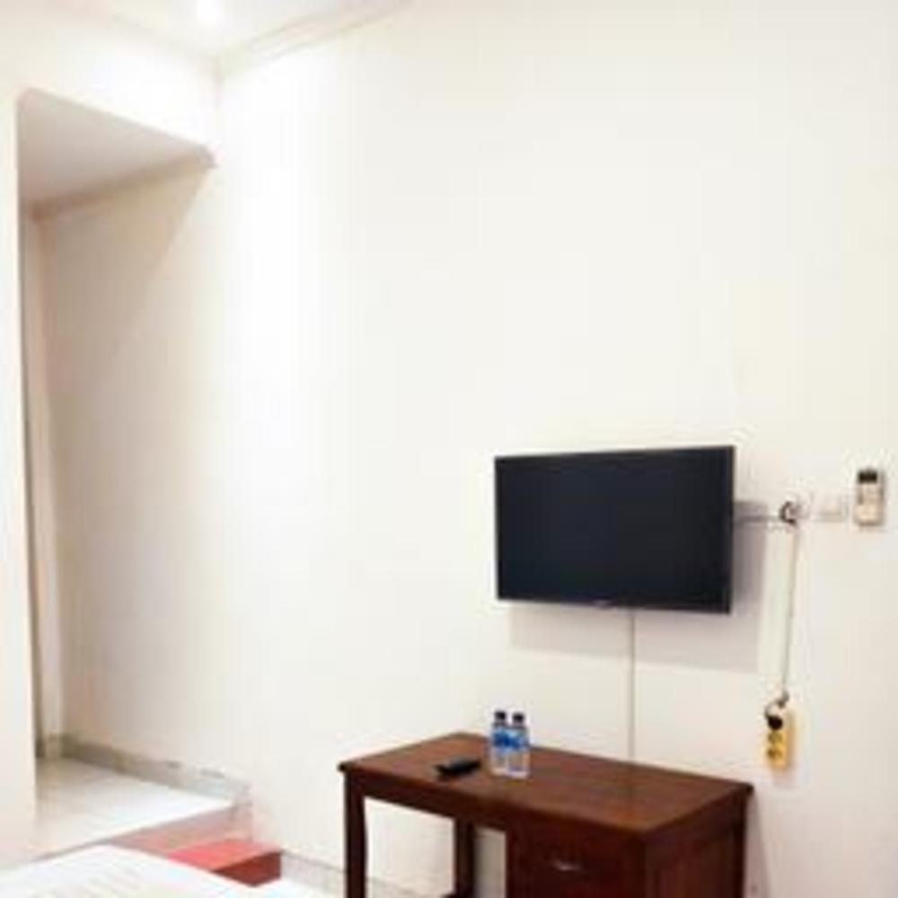 anugrah hotel budget airport