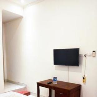 anugrah hotel budget airport