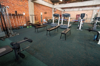 sovereign park motor inn