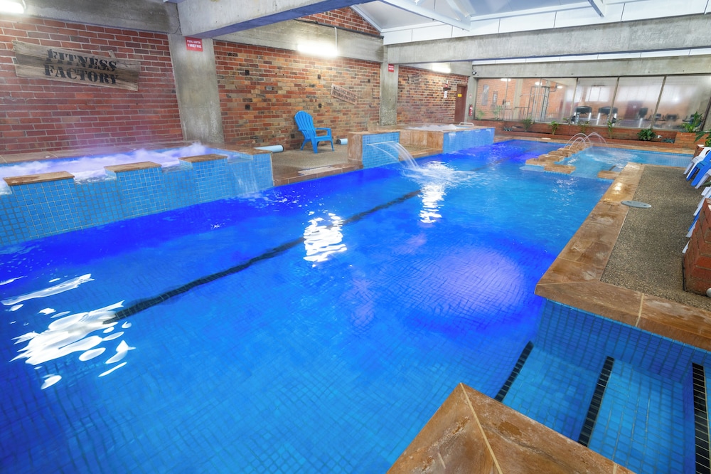 sovereign park motor inn