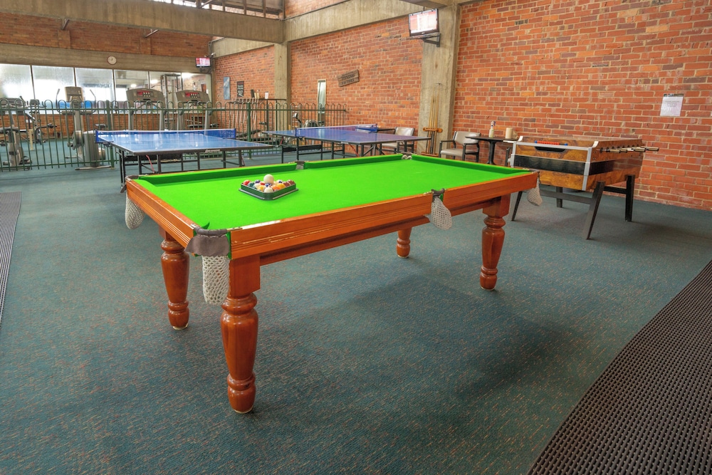 sovereign park motor inn