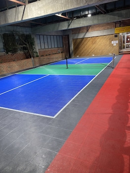 sovereign park motor inn