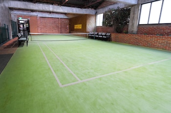 sovereign park motor inn