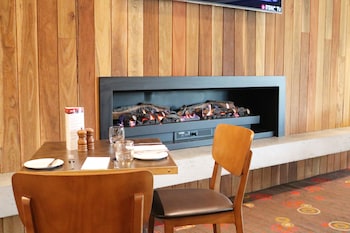 sovereign park motor inn