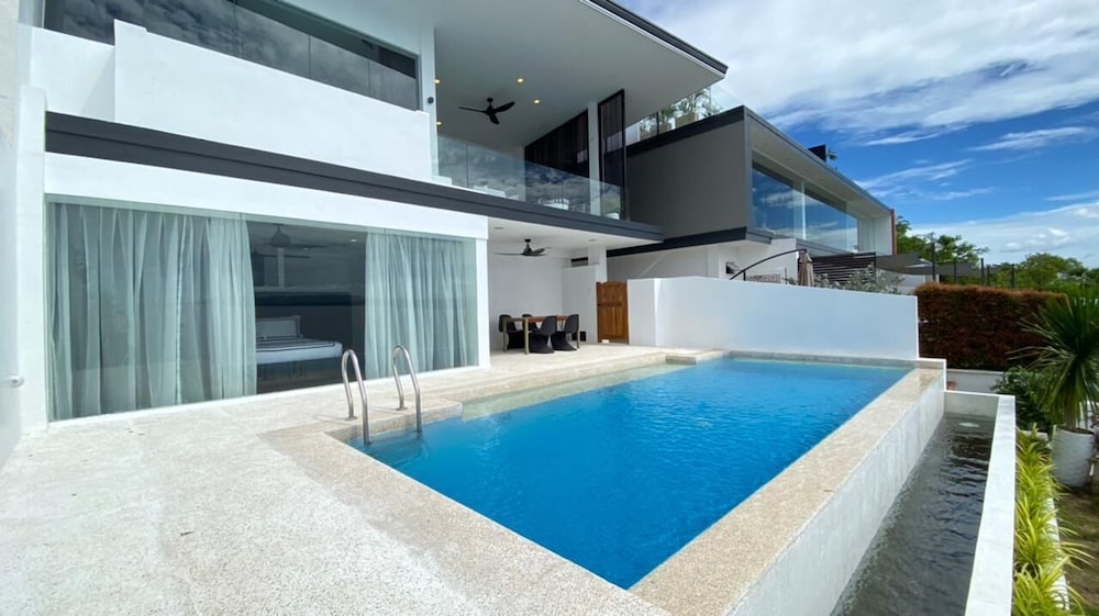 epic suites bohol adult only