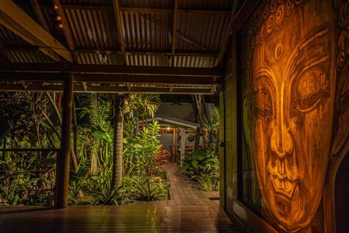 the palms at palm cove