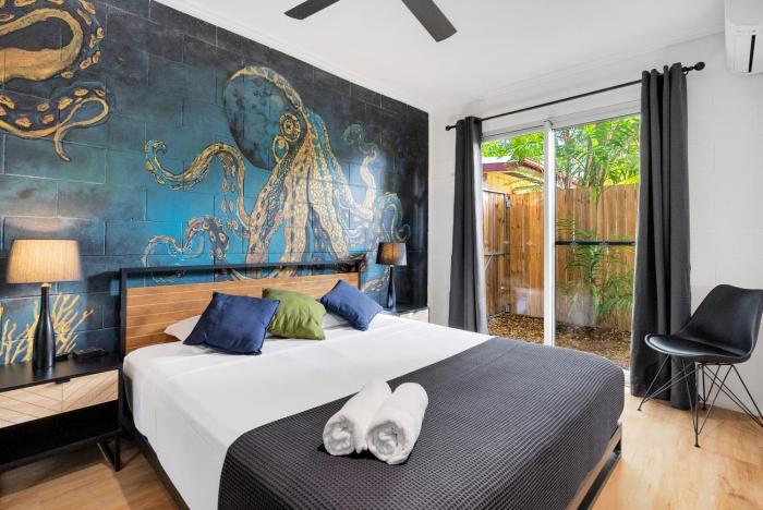 the palms at palm cove