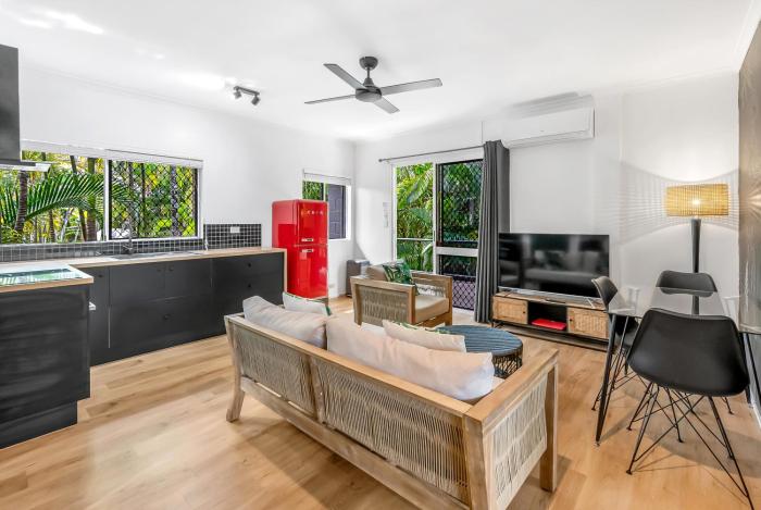 the palms at palm cove